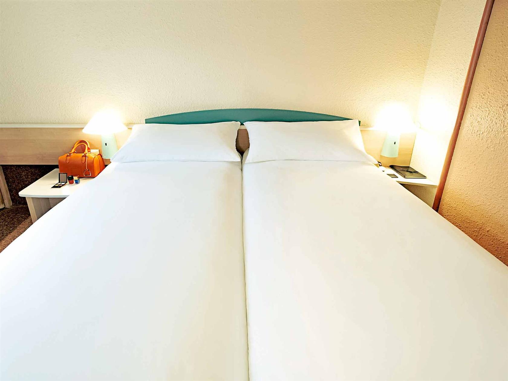 ไอบิส ตูร์ ซองทร์ การ์ Hotel ภายนอก รูปภาพ