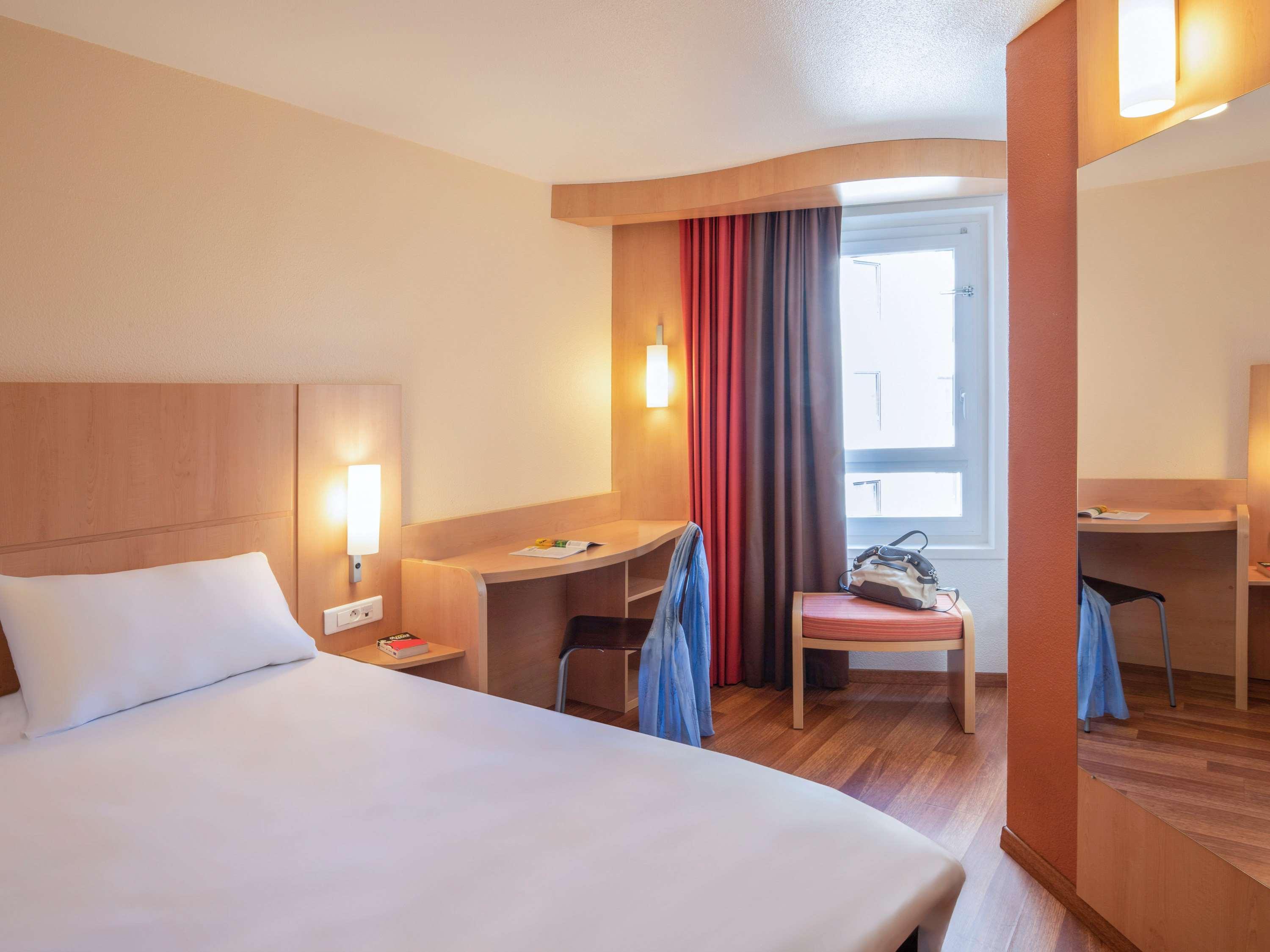 ไอบิส ตูร์ ซองทร์ การ์ Hotel ภายนอก รูปภาพ